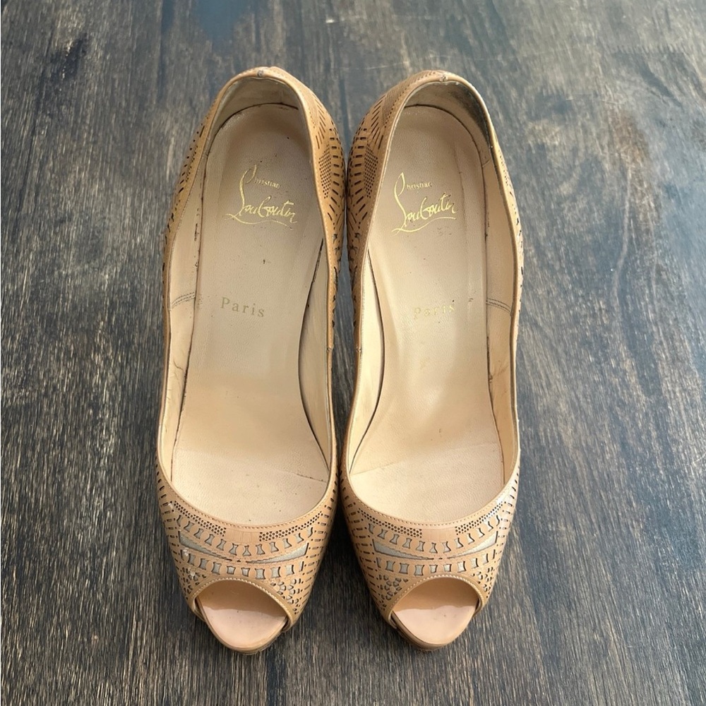 Christian Louboutin Suellena Pumps